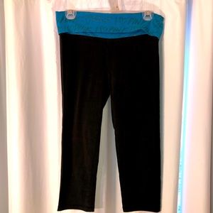 VS Pink Yoga Cropped Leggings